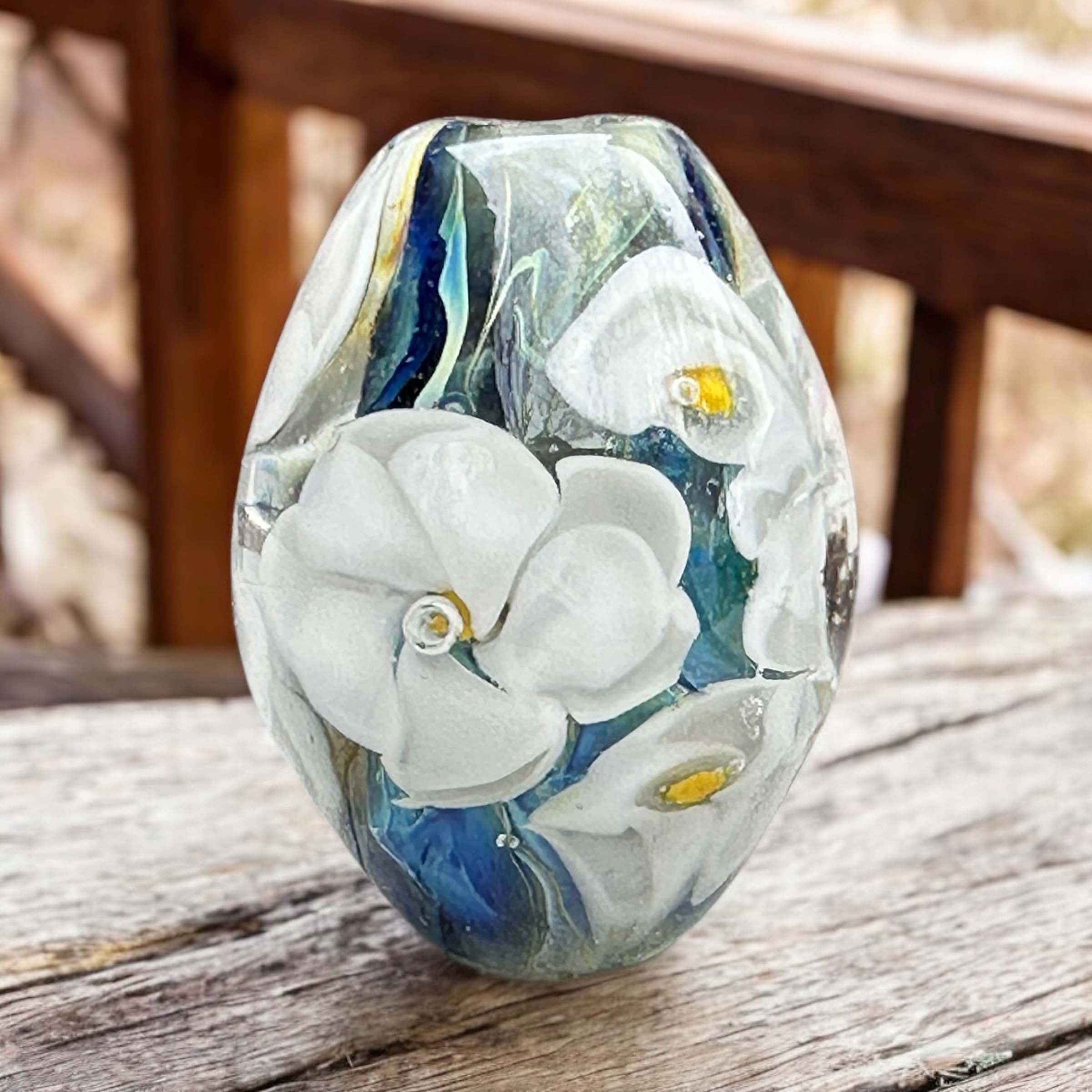 white-floral-lampwork-focal-bead-sra-1